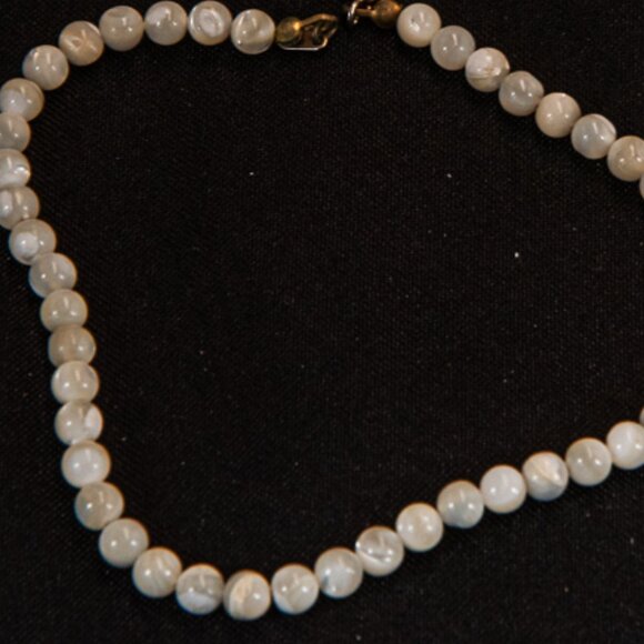 Vintage Real Mother of Pearl Beaded Bracelet - Picture 3 of 3